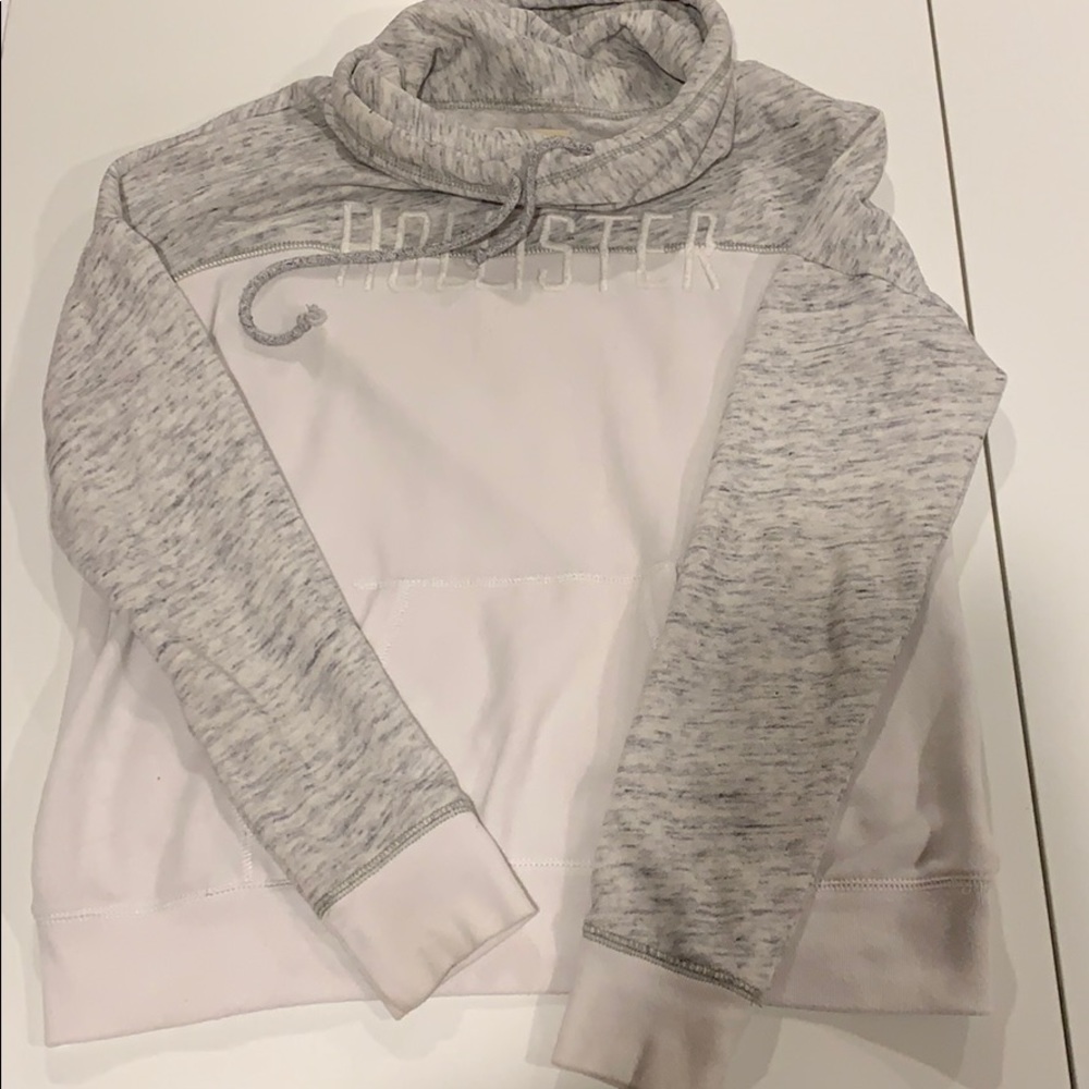 Hollister bunched up turtle neck sweatshirt size m